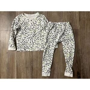 June and January 4t pajamas - play
